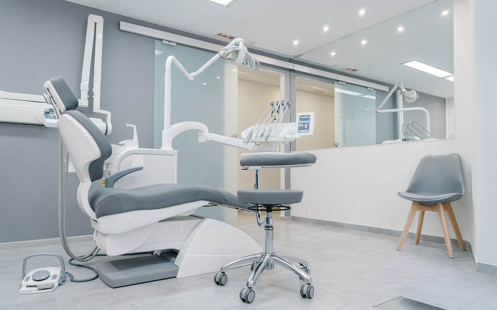 Cuddy Family Dentistry | Extractions, Dental Cleanings and Implant Restorations